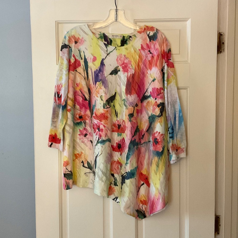 Jess & Jane Floral Asymmetrical Tunic Top Plus 1X lagenlook artsy art to wear
